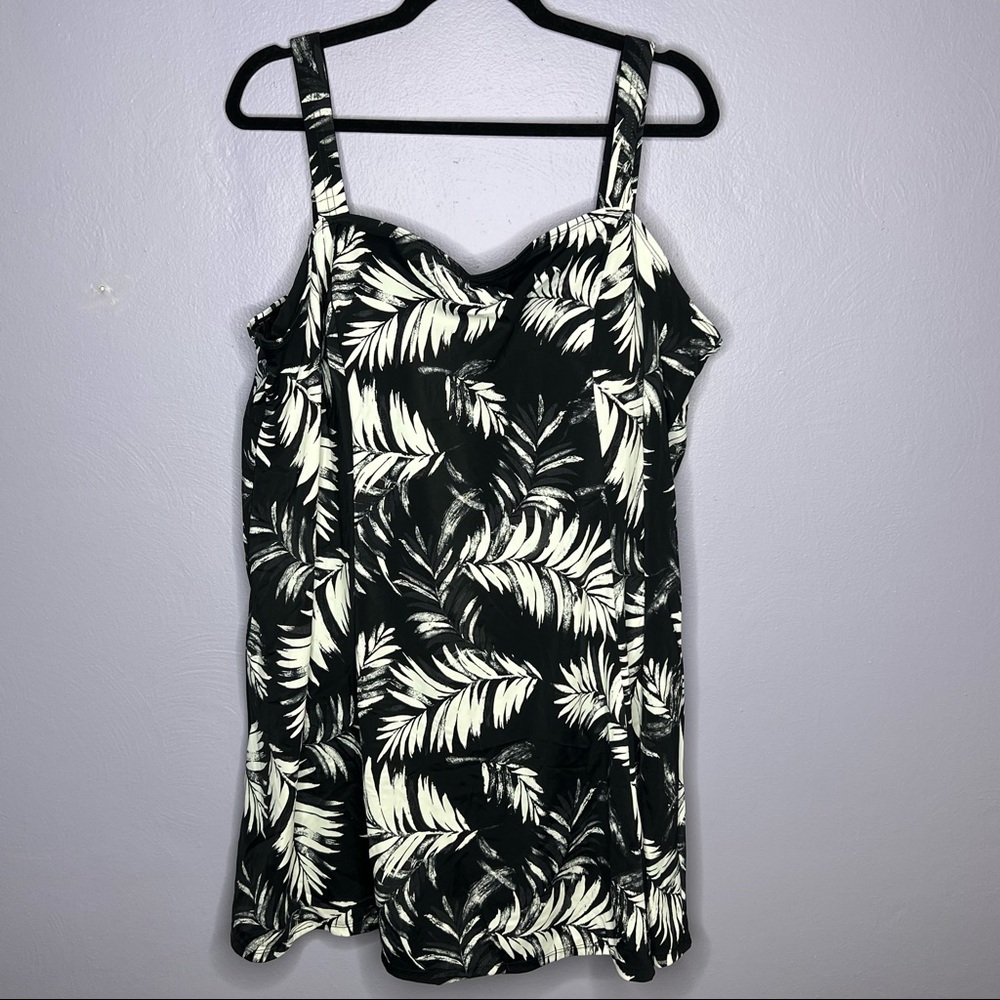 Swimsuits For All black and white tropical one piece swim dress size 24